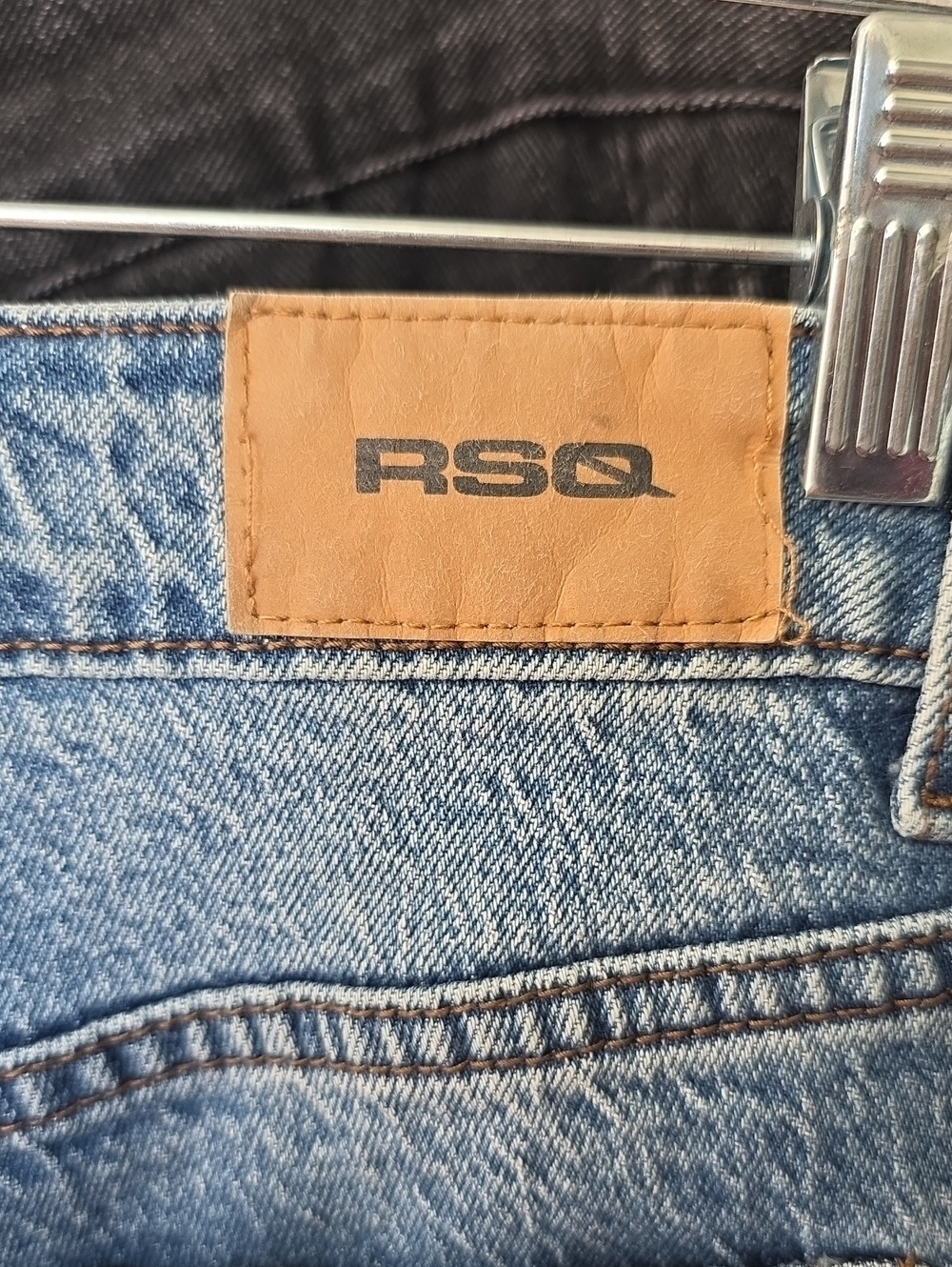 RSQ size 26 low rise Blue Straight Leg Jeans Classic Style Pants - Picture 4 of 6